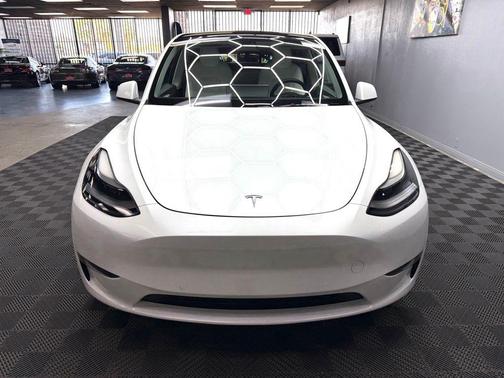 Pearl White Multi 2022 Tesla Model Y Long Range