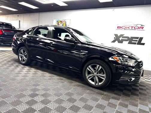 Deep Black Pearl Effect 2019 Volkswagen Jetta 1.4T R-Line