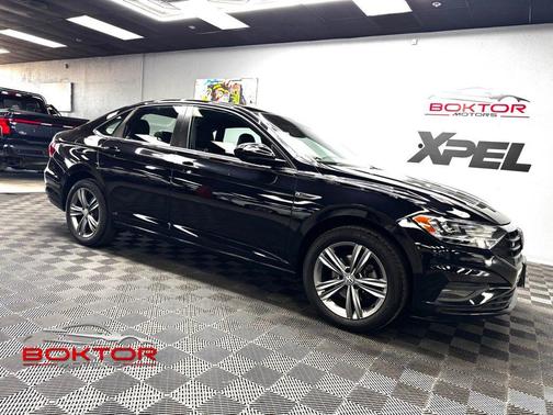 Deep Black Pearl Effect 2019 Volkswagen Jetta 1.4T R-Line