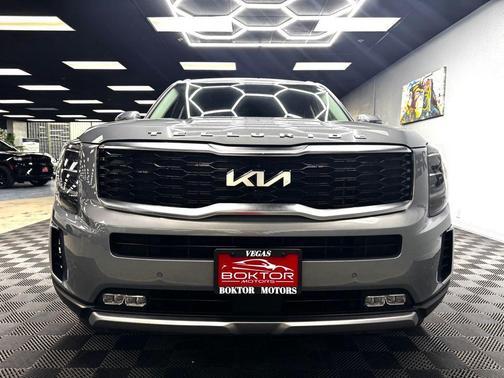 Everlasting Silver 2022 Kia Telluride SX