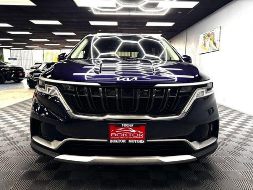 2024 Kia Carnival LX