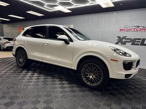 White 2018 Porsche Cayenne Base