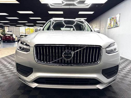 2020 Volvo XC90 T5 Momentum 7 Passenger