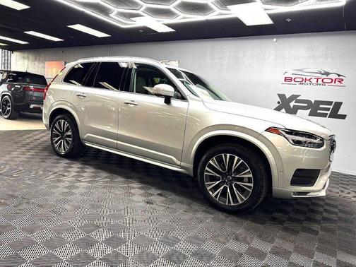 2020 Volvo XC90 T5 Momentum 7 Passenger