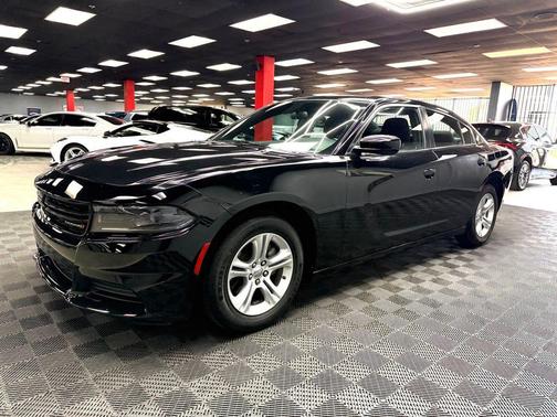 Pitch Black Clearcoat 2022 Dodge Charger SXT