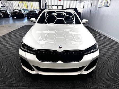 Alpine White 2023 BMW M550 i xDrive