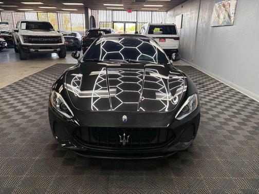 Nero Carbonio Metallic 2018 Maserati GranTurismo Sport