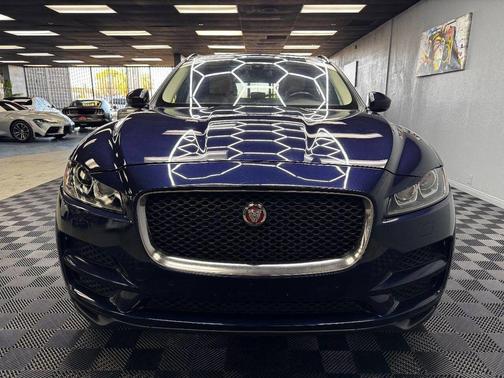 2017 Jaguar F-PACE 35t Prestige