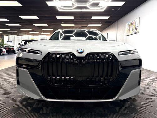 Gray Metallic 2023 BMW 740 i