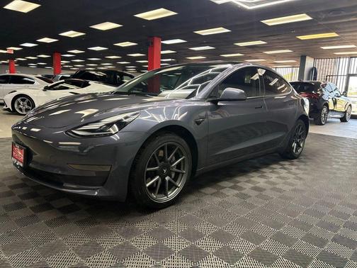 Midnight Silver Metallic 2023 Tesla Model 3 Base