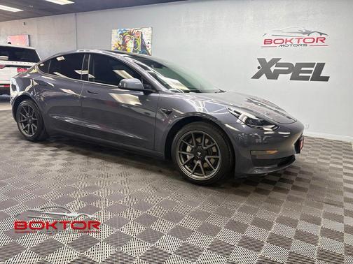 Midnight Silver Metallic 2023 Tesla Model 3 Base