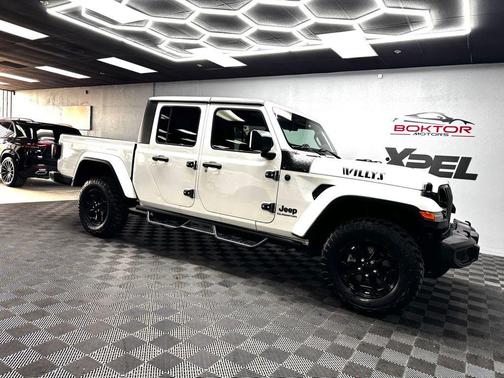 Bright White Clearcoat 2022 Jeep Gladiator Sport