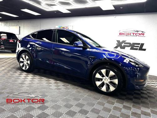 Deep Blue Metallic 2022 Tesla Model Y Long Range