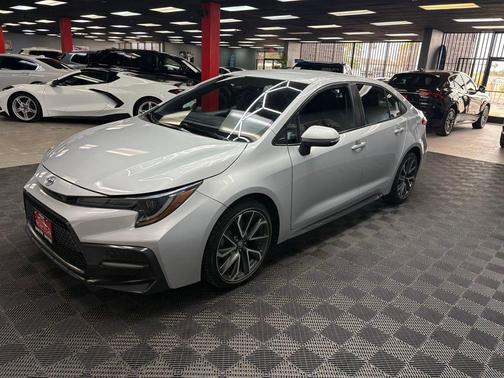 Classic Silver Metallic 2022 Toyota Corolla SE
