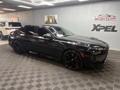 Black Sapphire Metallic 2025 BMW 740 i