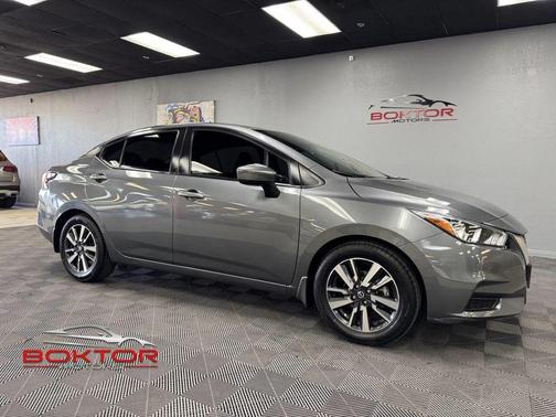 Gun Metallic 2021 Nissan Versa 1.6 SV