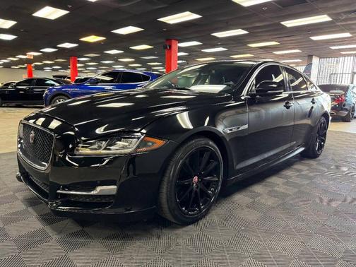 2016 Jaguar XJ XJ R-Sport