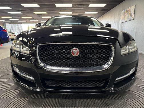 2016 Jaguar XJ XJ R-Sport