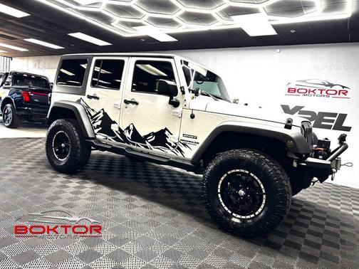Bright White Clearcoat 2017 Jeep Wrangler Unlimited Sport