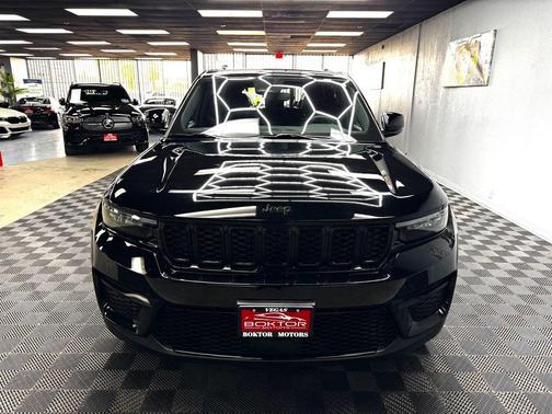 2024 Jeep Grand Cherokee Laredo