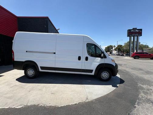 Bright White Clearcoat 2023 RAM ProMaster 2500 High Roof