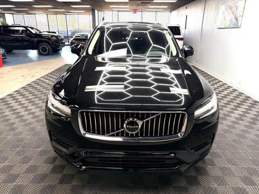Onyx Black Metallic 2020 Volvo XC90 T6 Momentum 7 Passenger