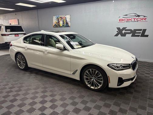 Alpine White 2023 BMW 540 i xDrive