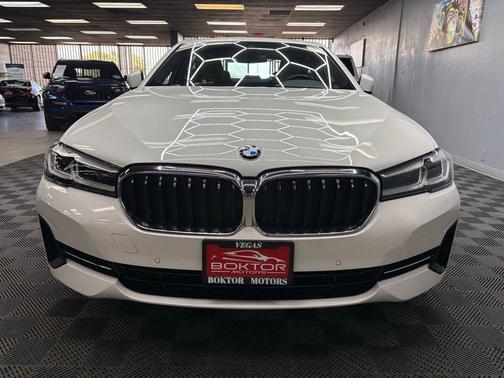 Alpine White 2023 BMW 540 i xDrive