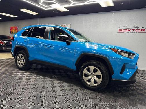 2020 Toyota RAV4 LE