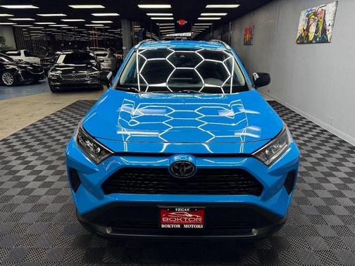 2020 Toyota RAV4 LE