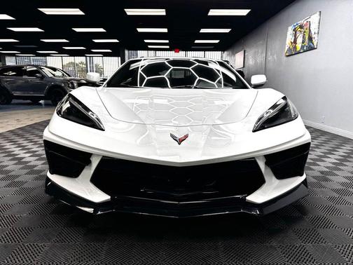 Arctic White 2020 Chevrolet Corvette Stingray w/1LT
