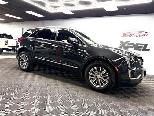 Manhattan Noir Metallic 2019 Cadillac XT5 Luxury