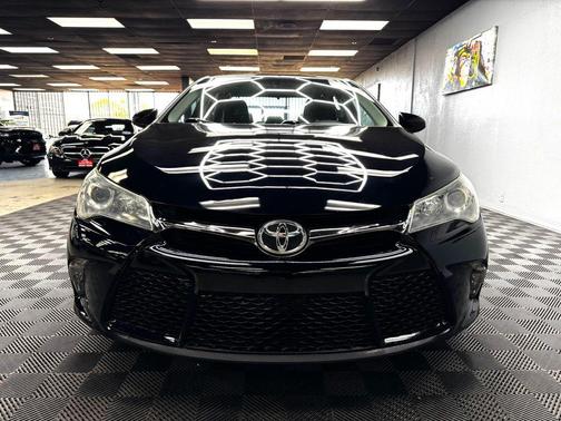 Midnight Black Metallic 2016 Toyota Camry XSE