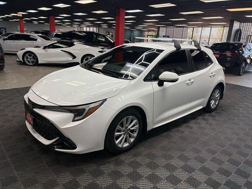 Ice 2024 Toyota Corolla Hatchback SE