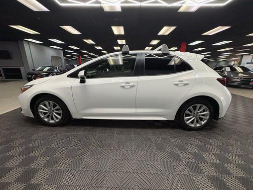 Ice 2024 Toyota Corolla Hatchback SE