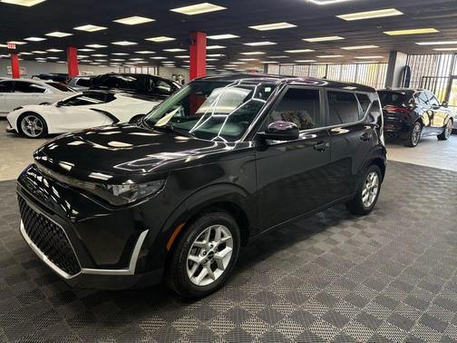 Black 2023 Kia Soul LX