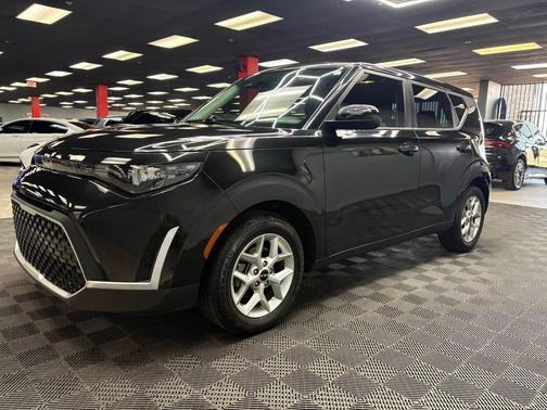 Black 2023 Kia Soul LX