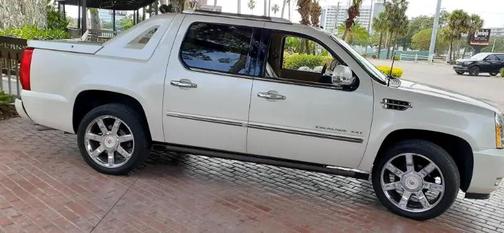 2013 Cadillac Escalade EXT Premium