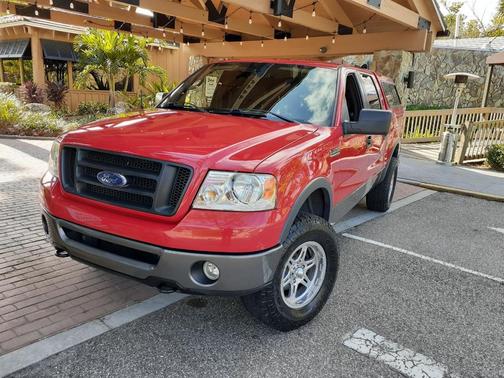 2006 Ford F-150 XLT SuperCrew