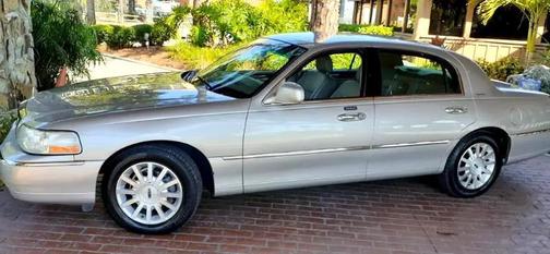 2007 Lincoln Town Car Signature