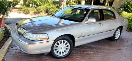 2007 Lincoln Town Car Signature