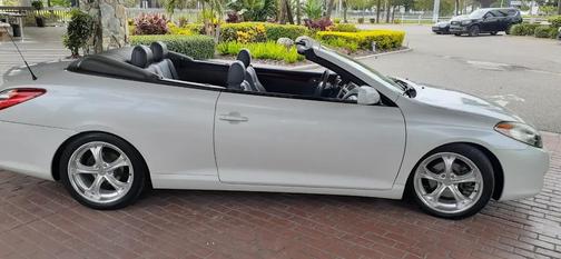 Pearl White 2005 Toyota Camry Solara SLE