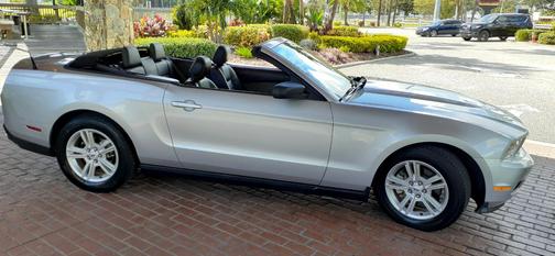 2012 Ford Mustang V6