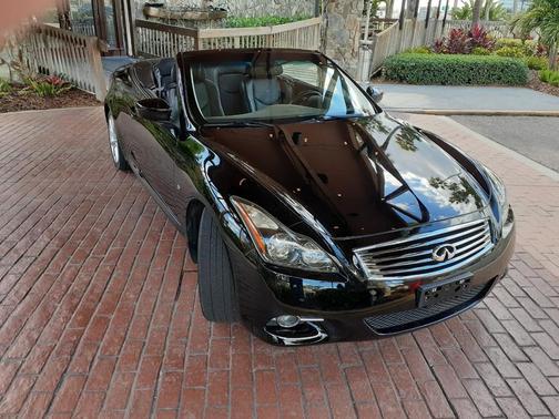 2014 INFINITI Q60 Base