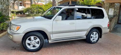 2004 Toyota Land Cruiser Base