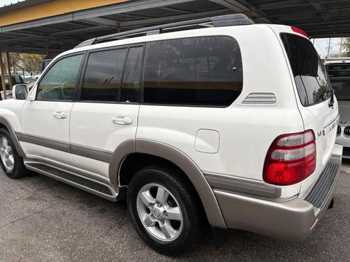 2004 Toyota Land Cruiser Base