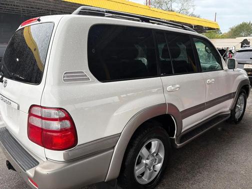 2004 Toyota Land Cruiser Base