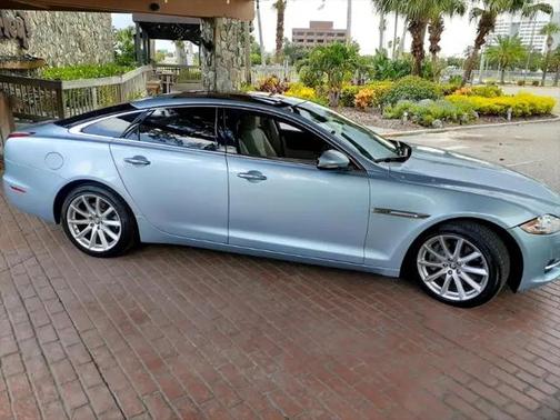 2012 Jaguar XJ Base