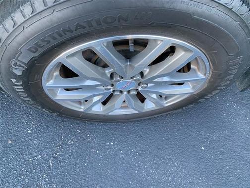 2017 GMC Acadia SLE-2