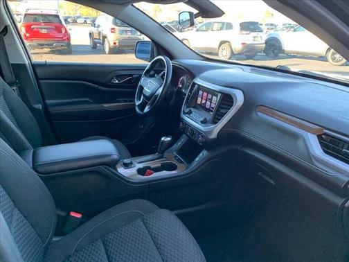 2017 GMC Acadia SLE-2